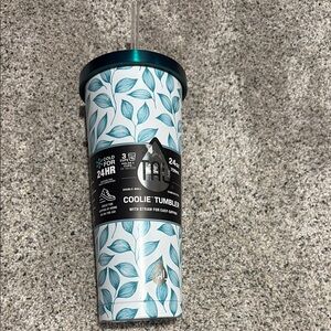 NWT Leaf Pattern Coolie Tumbler with Straw